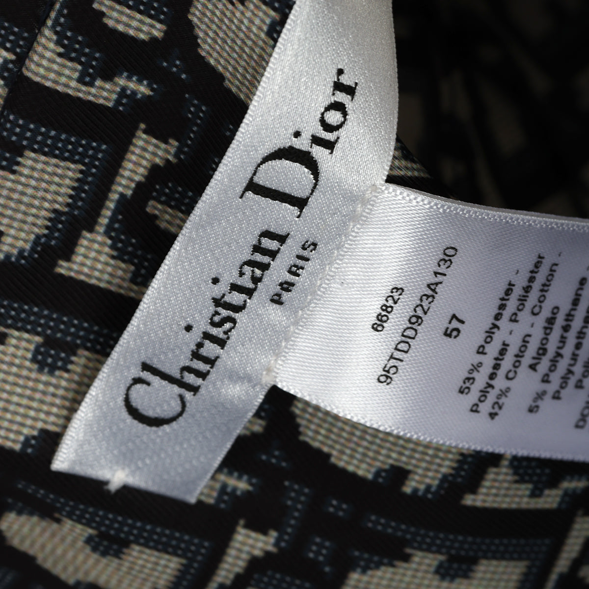 Reversible Teddy-D Small Brim Bucket Hat Size: 57 cm