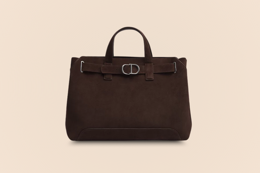 What features make canvas tote bags suitable for men’s use?
