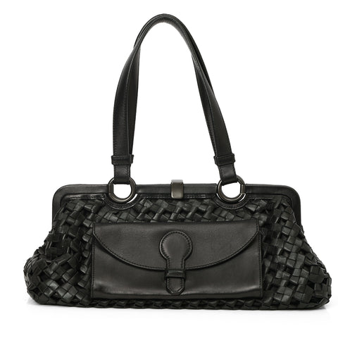 【BOTTEGA VENETA】Intrecciato  ポップアップ ダッフル Bottega Veneta Puff Pouch Bag with Strap | Neiman Marcus
