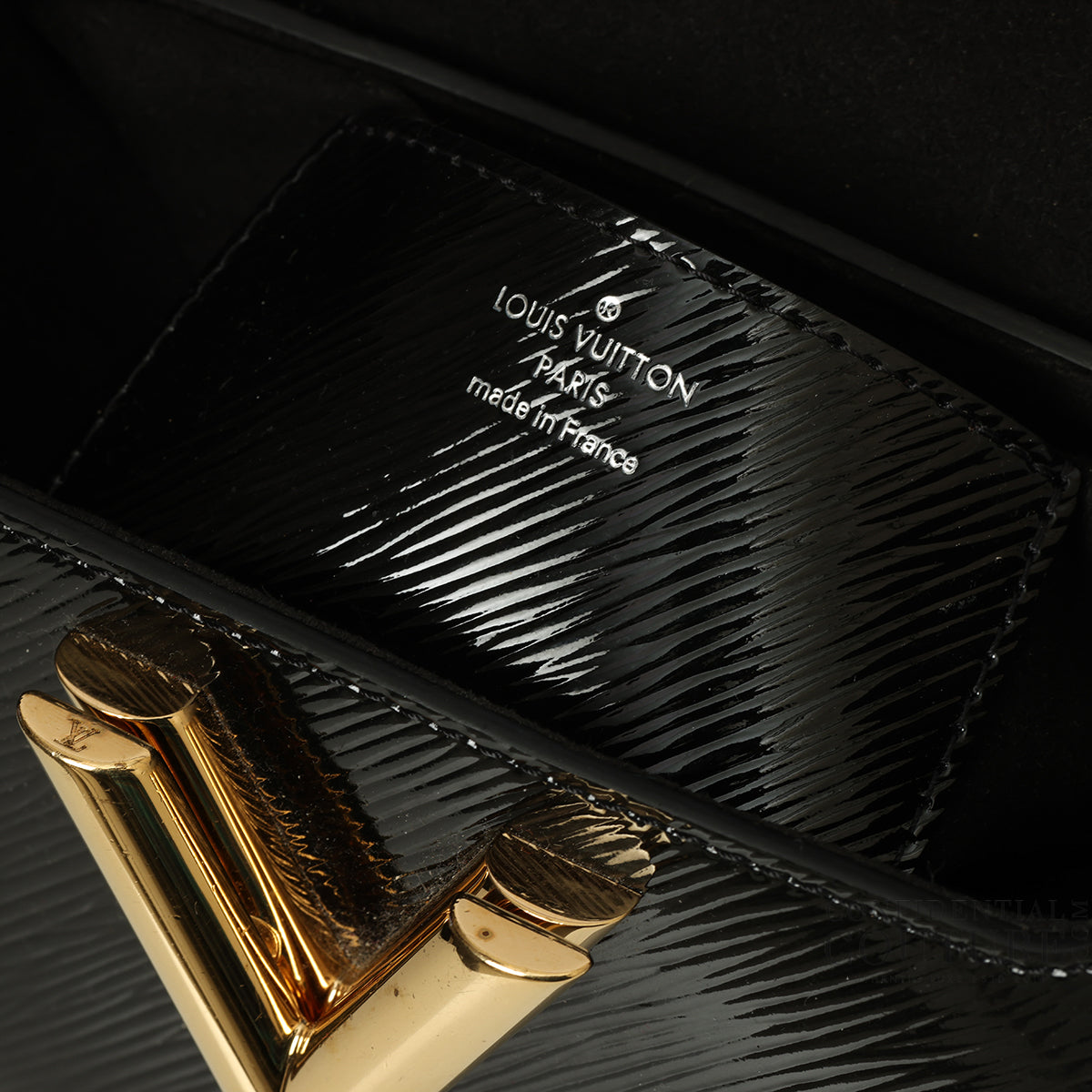 Black Epi Patent Leather Twist Pm Bag