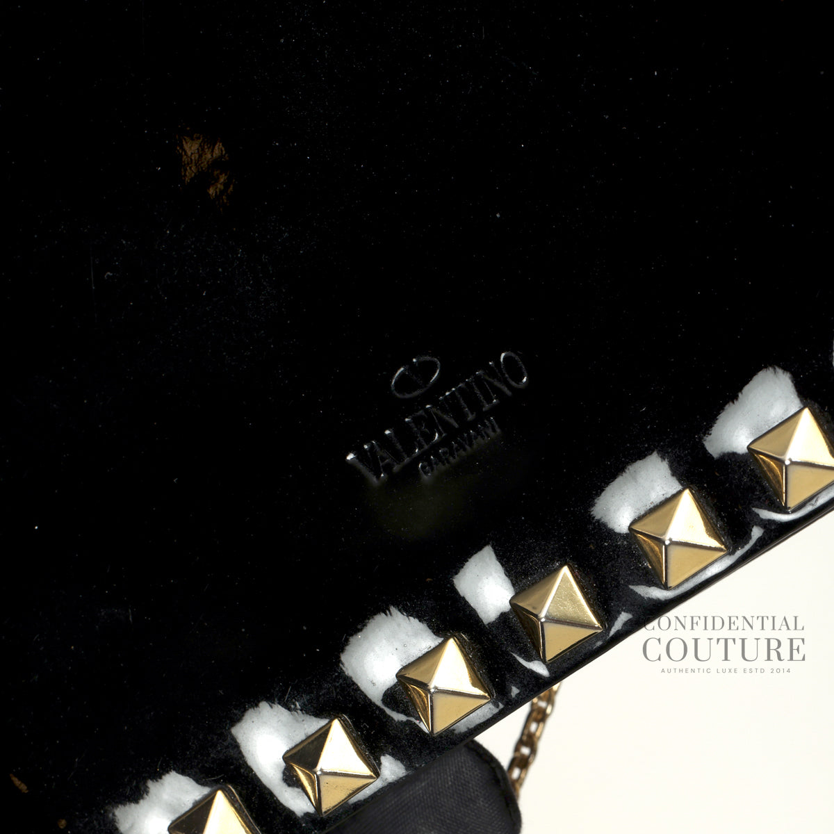 Garavani Black Patent Leather Rockstud Wallet On Chain