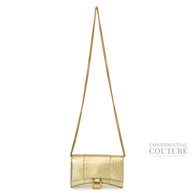 Croc-Embossed Hourglass Wallet On Chain in Gold