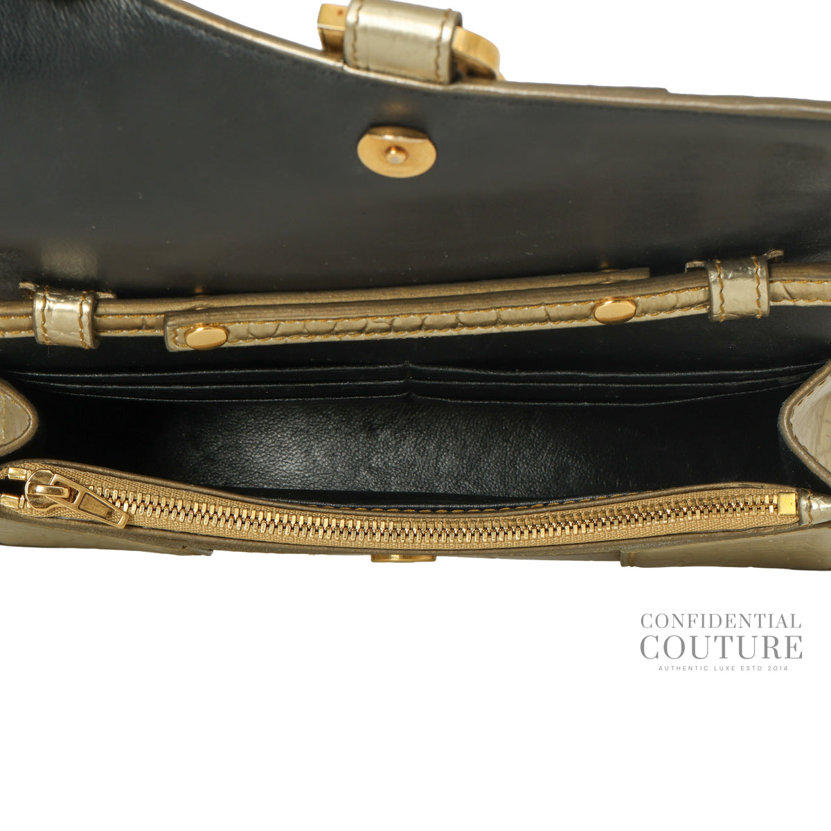 Croc-Embossed Hourglass Wallet On Chain in Gold
