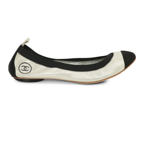 Silver And Black Cap-Toe Ballet Flats Size: 39