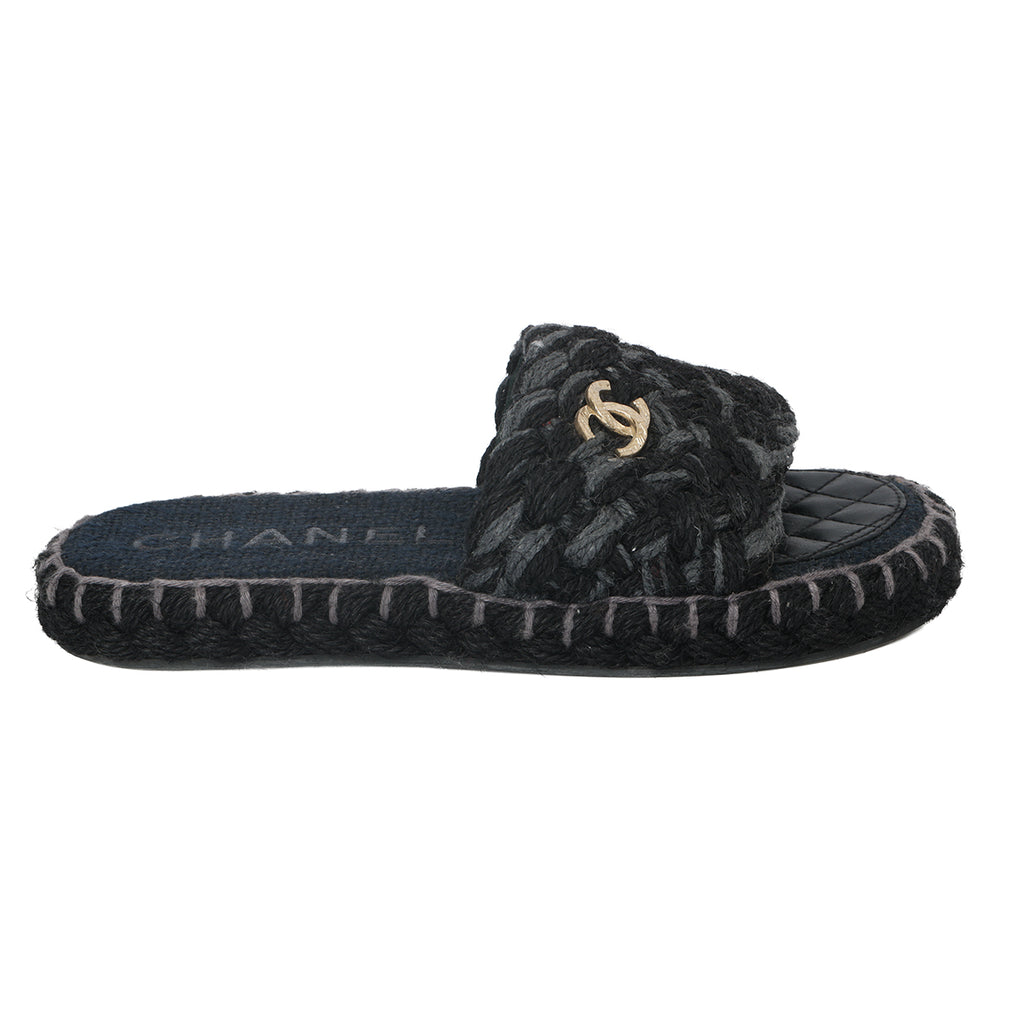 Shop Pre-Loved Chanel Black 2022 Interlocking CC Logo Slides – 100