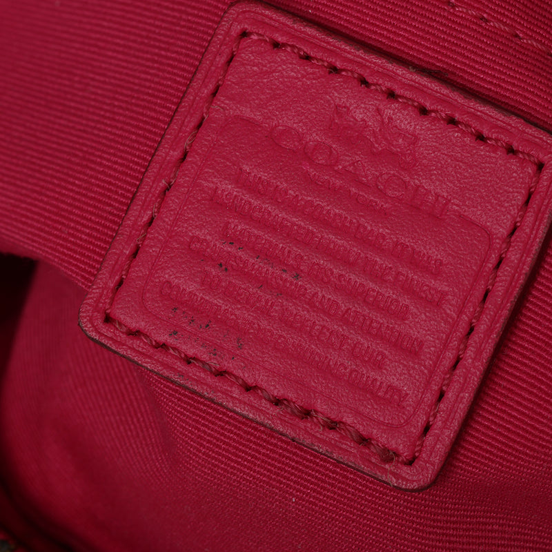 Fuchsia leather pochette