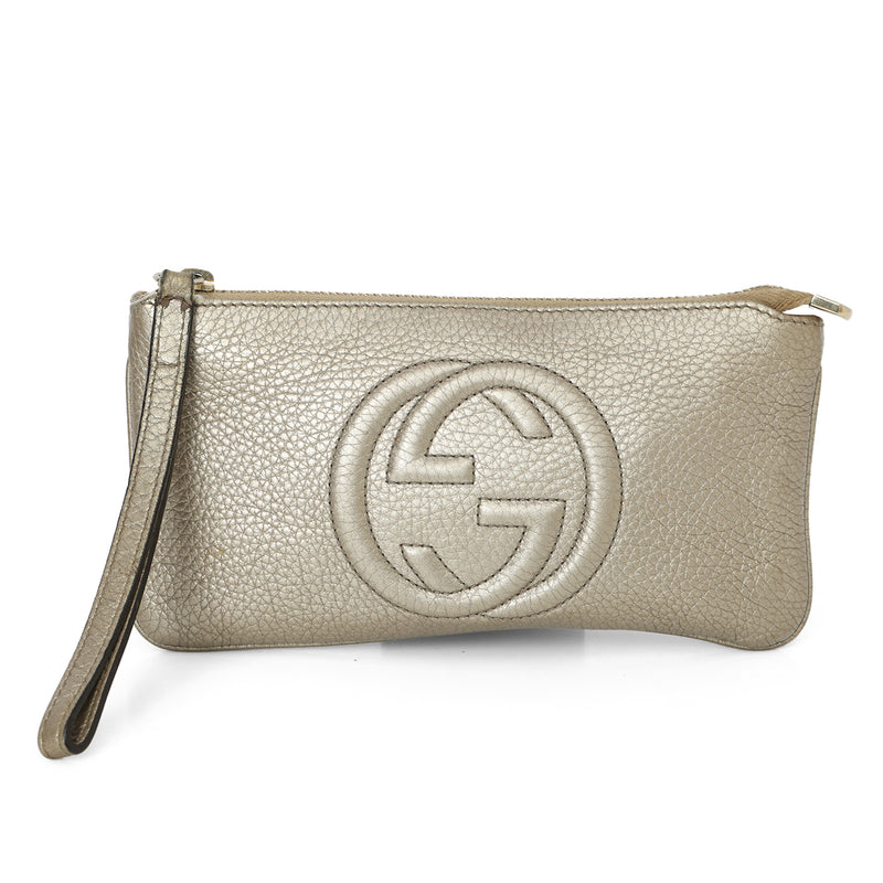 Women gucci gold soho pebbled leather wristlet