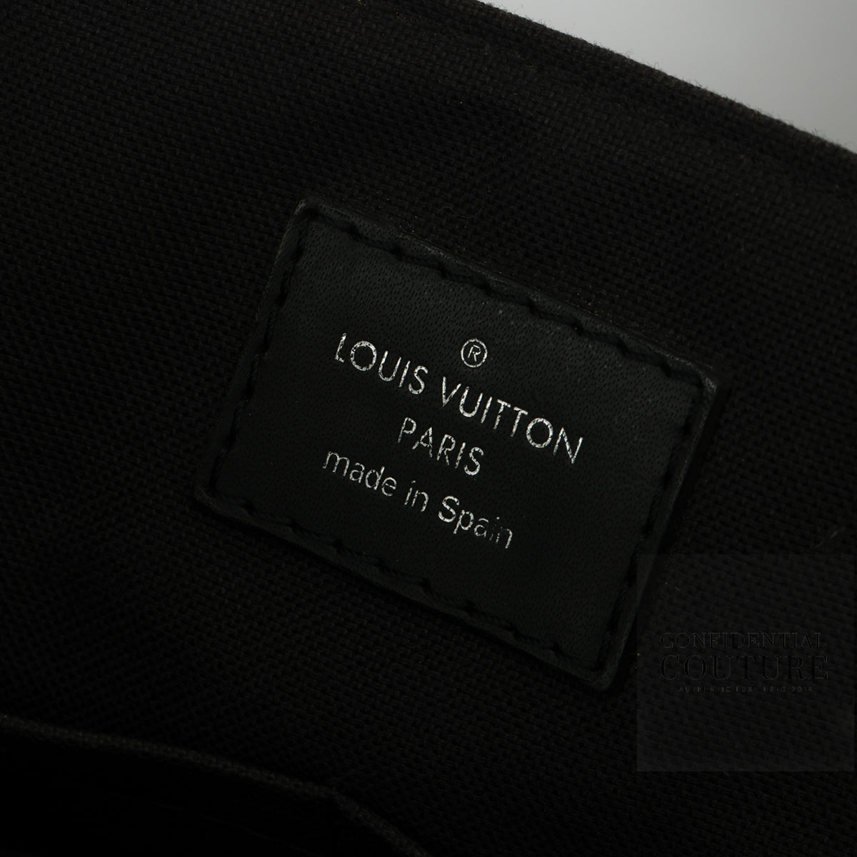 Damier Graphite Canvas District MM Messenger Bag