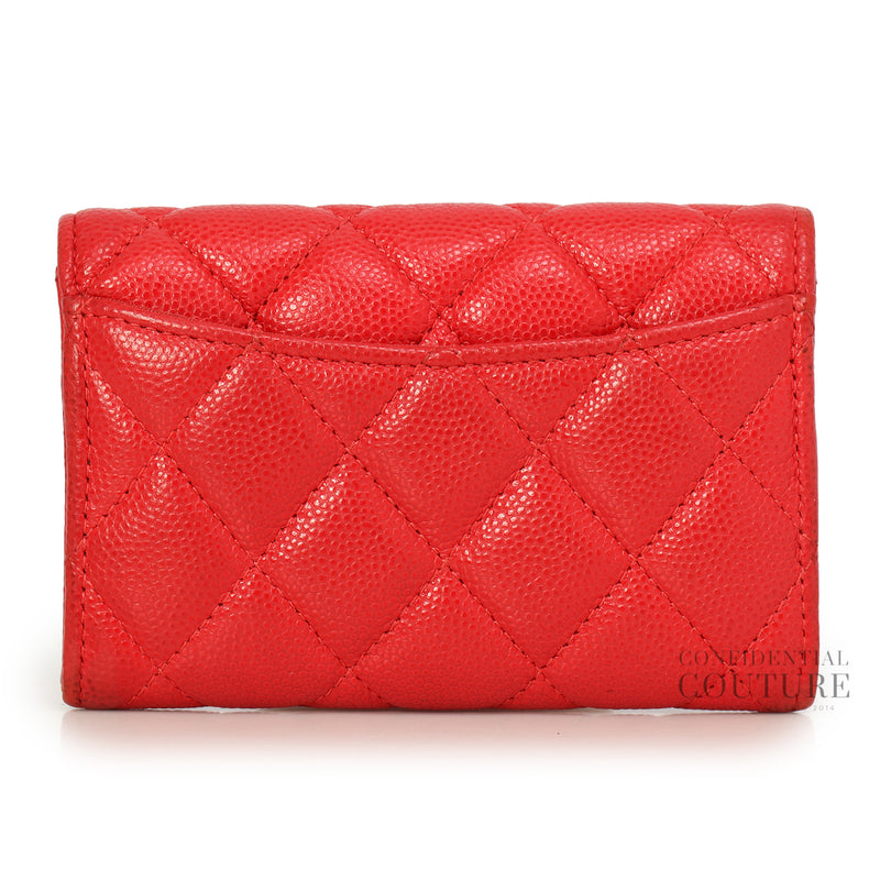 Classic Flap Card Holder In Red Quilted Caviar