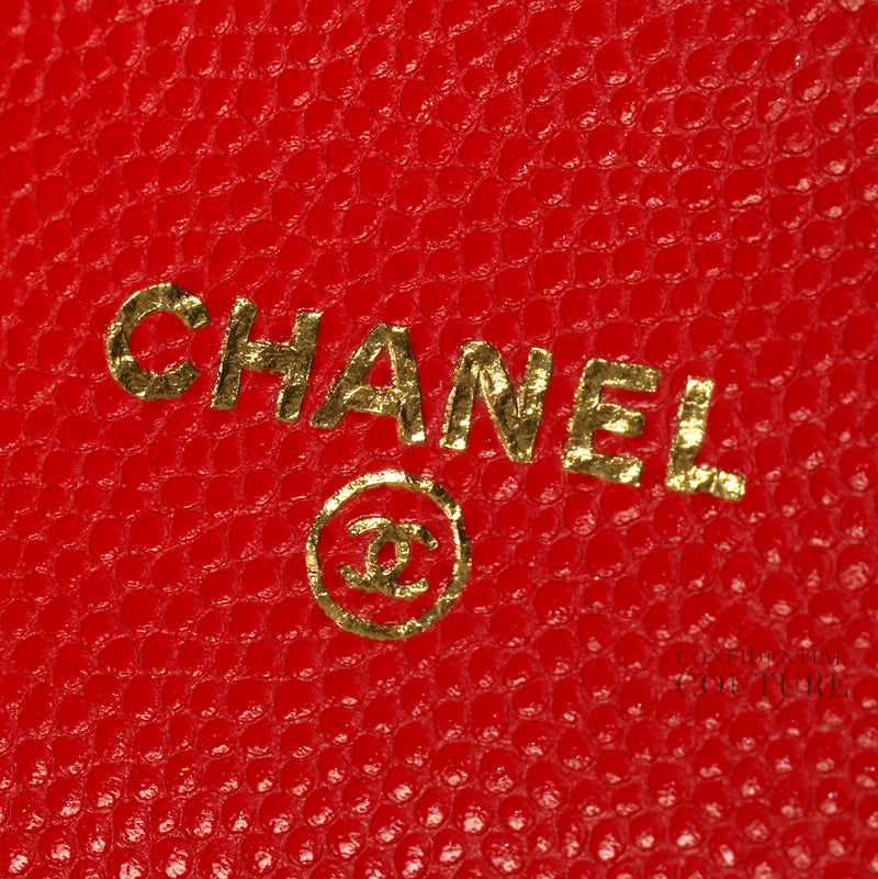 Classic Flap Card Holder In Red Quilted Caviar