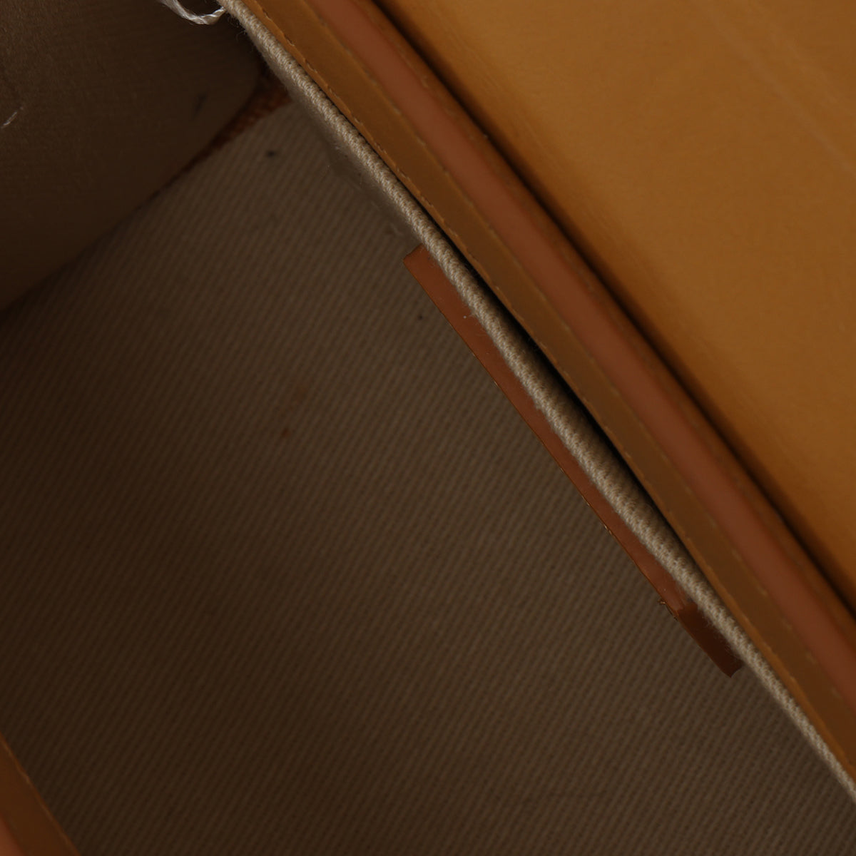 Le Chiquito Moyen Beige Crossbody Bag