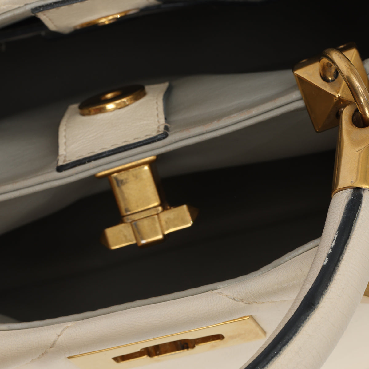 Small Roman Stud The Handle Bag In Nappa - Ivory