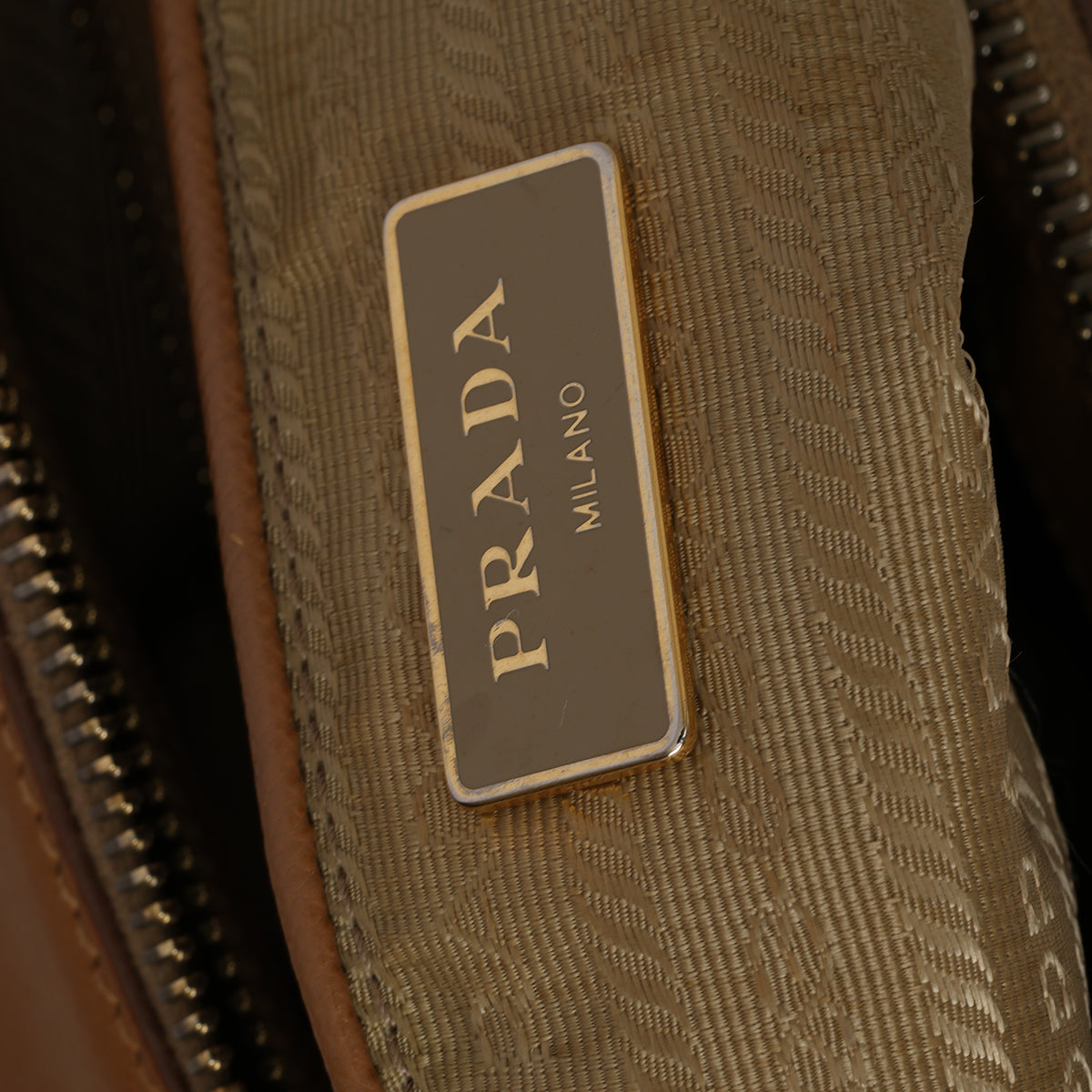 Saffiano Medium Galleria Leather Shoulder Bag