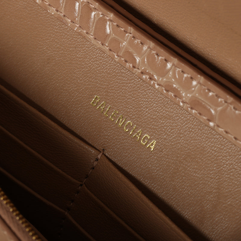 Nude Hourglass Croc-Embossed Wallet On Chain Bag