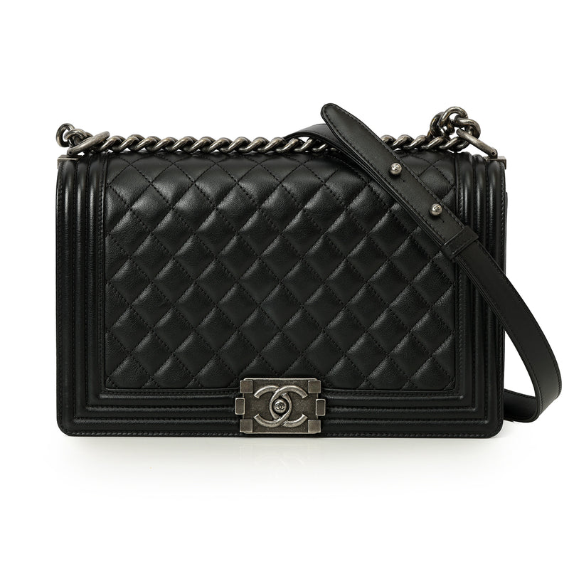 Pre-loved Chanel New Medium Boy Bag