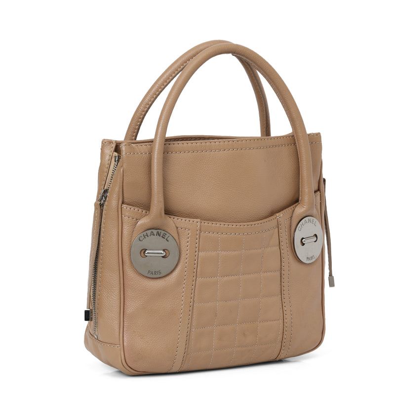 Pre-loved Chanel Choco Bar Caviar Skin Handbag Brown
