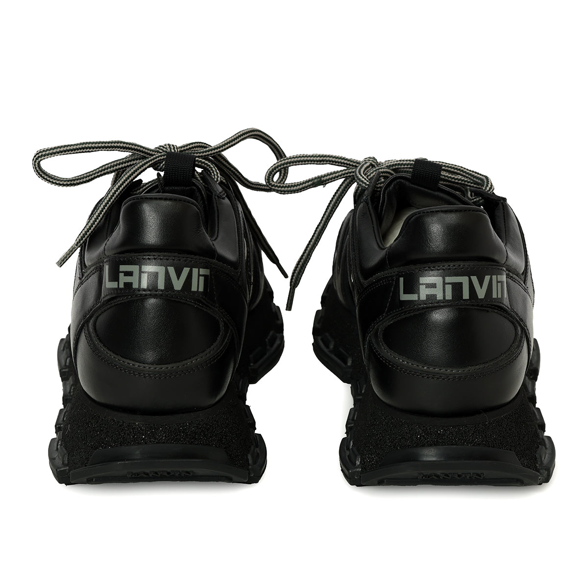 Black Sneaker Size :- 6
