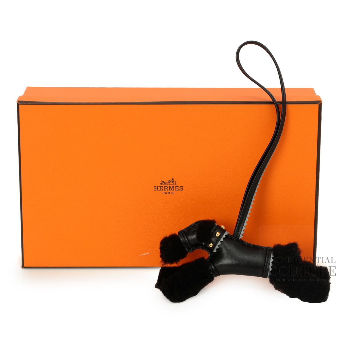 Noir Budy Apic Agneau Charm