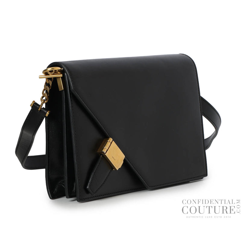 Women pre loved bally black leather side buckle bag