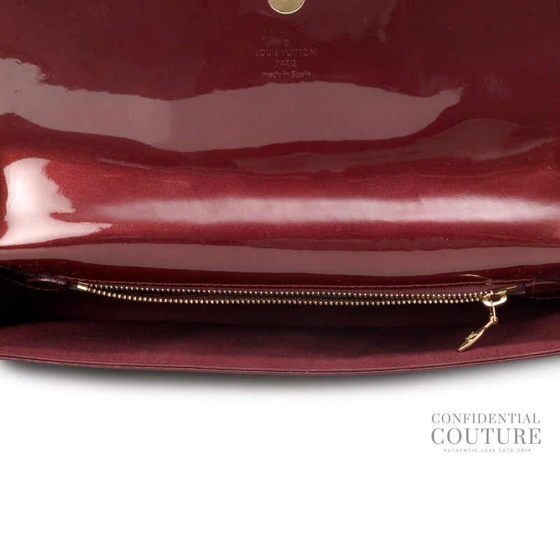 Amarante Vernis Sobe Clutch