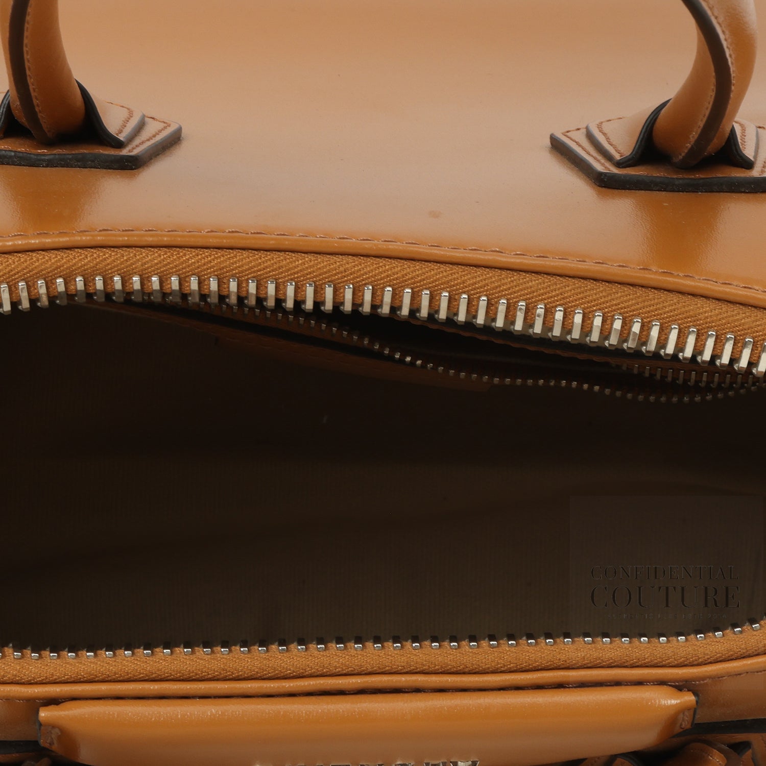 Small Caramel Antigona Bag
