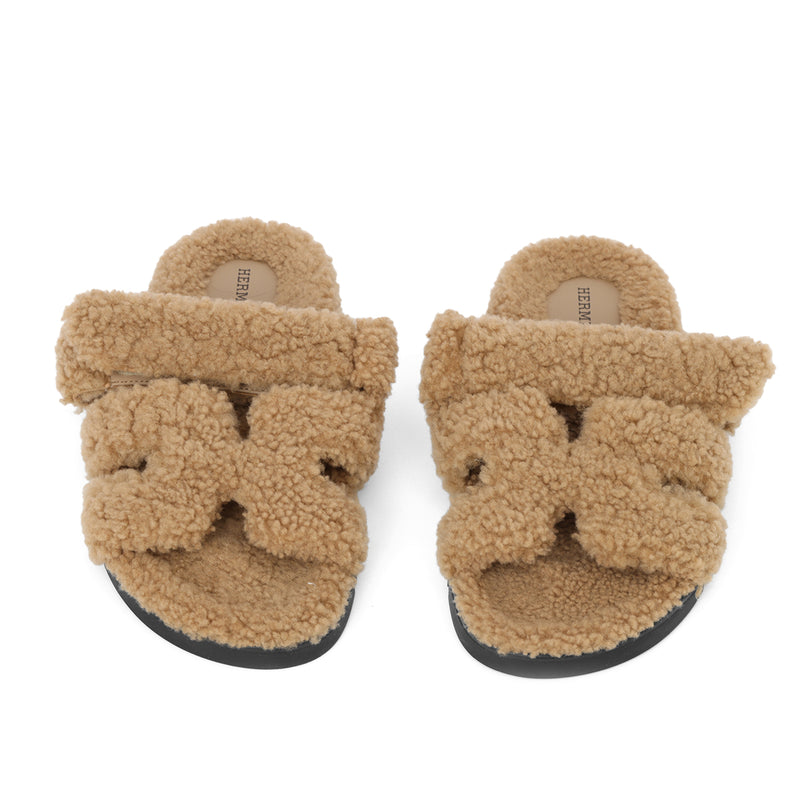 Hermes beige gobi chypre sandal in shearling 38 price
