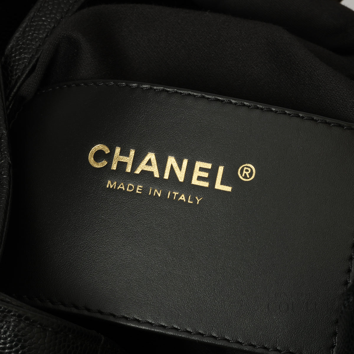 25 Black Medium Grained Calfskin Handbag