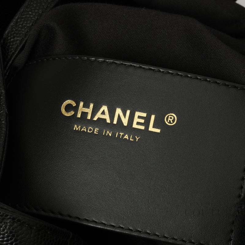 25 Black Medium Grained Calfskin Handbag