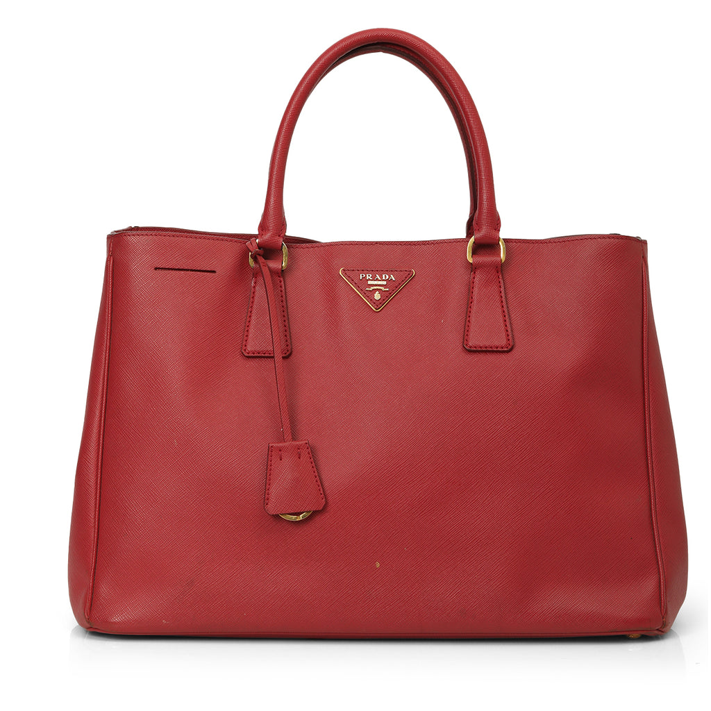 バッグ Archive PRADA caevas tote bag red Archive PRADA caevas tote bag red - メルカリ