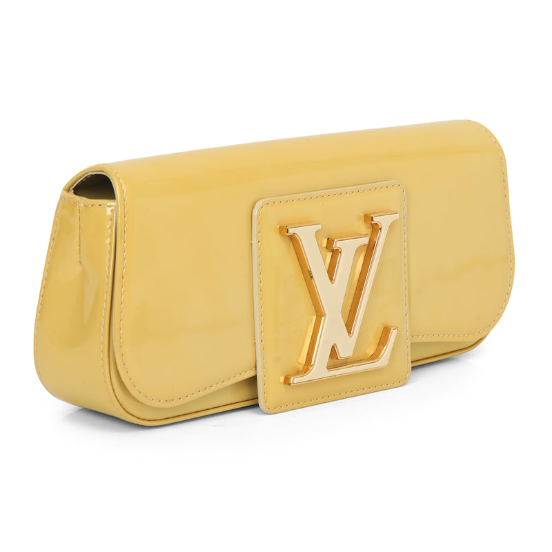 Pre loved louis vuitton clutch one size price