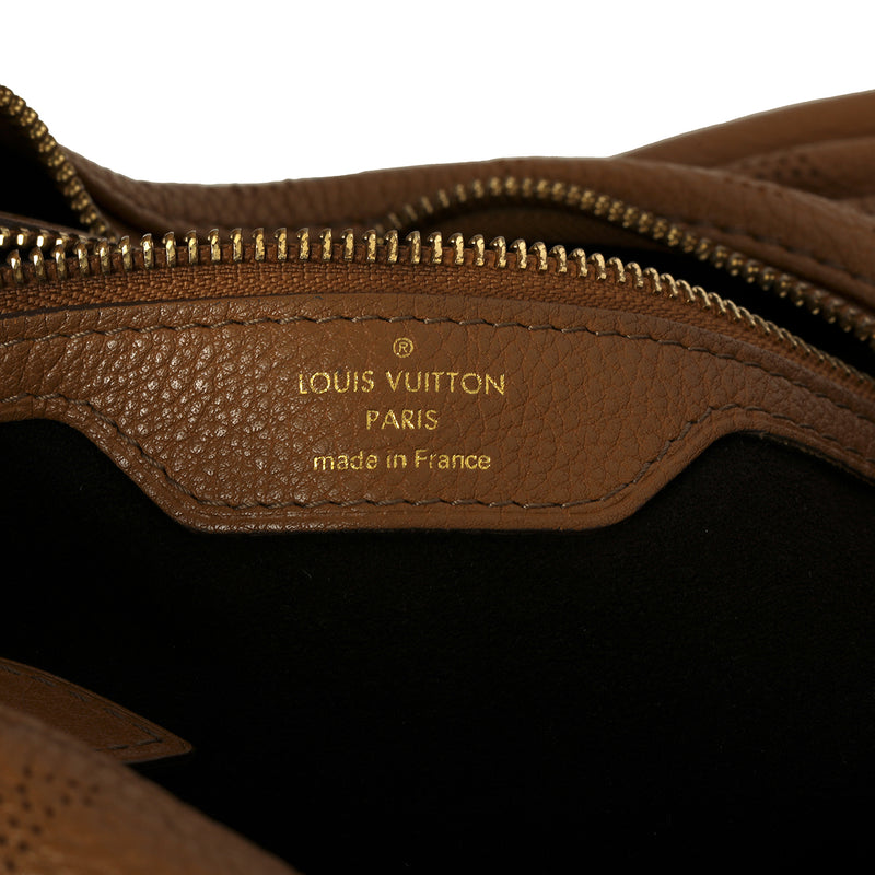 Women pre loved louis vuitton tan monogram bag