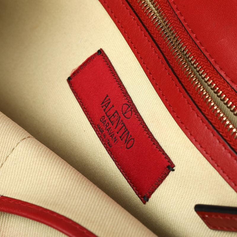 Pre-loved Valentino Medium Shoulder Bag