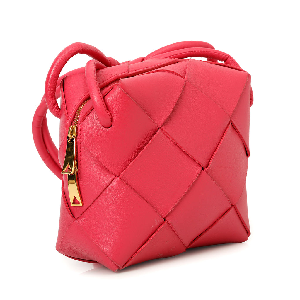 【送料&関税込】Bottega Veneta Mini Cassette Camera Bag BOTTEGA VENETA Mini Cassette Camera Bag – LOZURI®