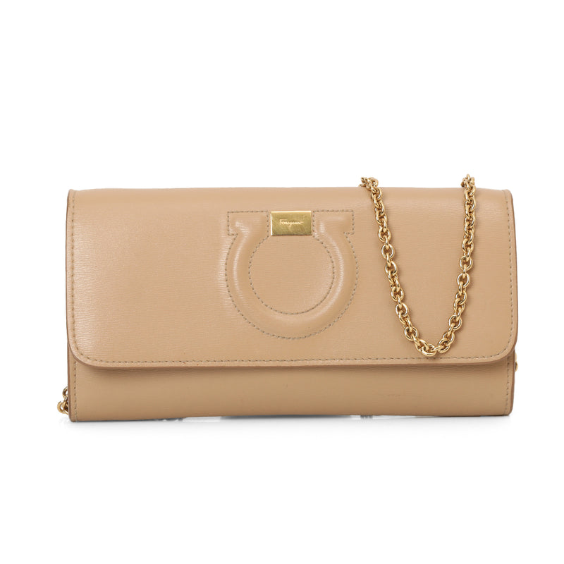 Salvatore Ferragamo Gancio City Nude Wallet On Chain Bag