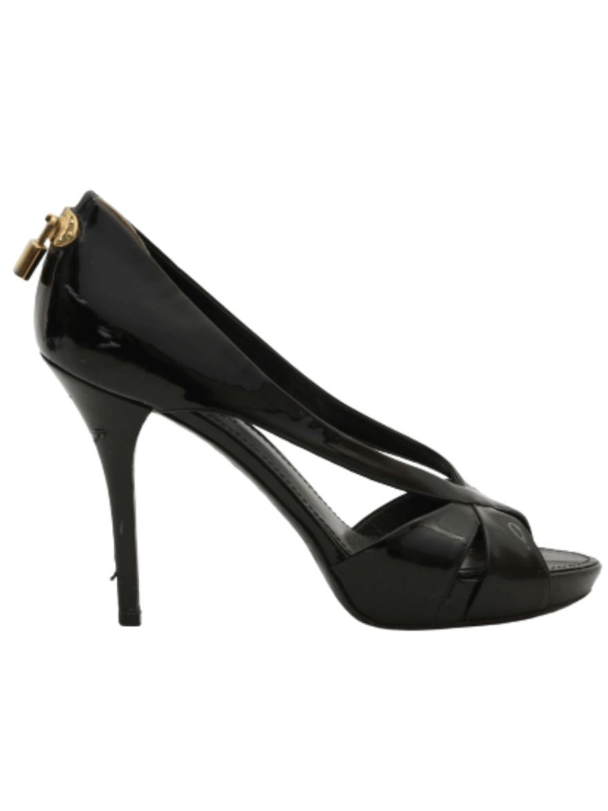 Lock Pumps in Black/Size-38.5