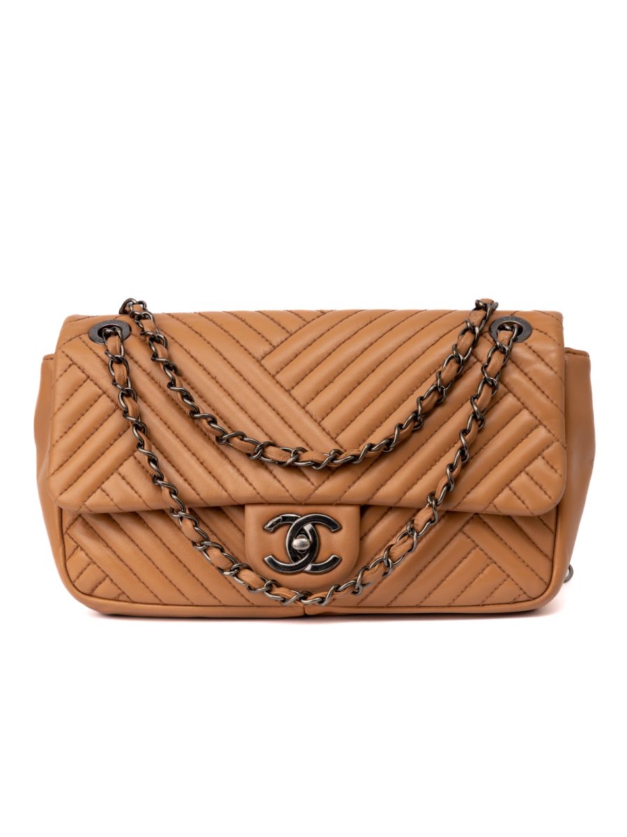 Wallet on chain leather crossbody bag Chanel Pink in Leather - 33935089